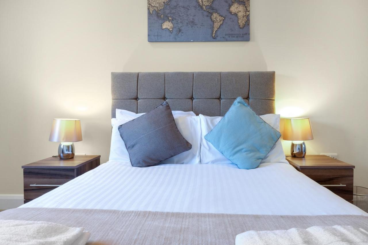 London Heathrow Living Serviced Apartments By Ferndale Stanwell Kültér fotó