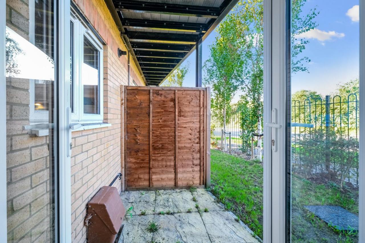 London Heathrow Living Serviced Apartments By Ferndale Stanwell Kültér fotó