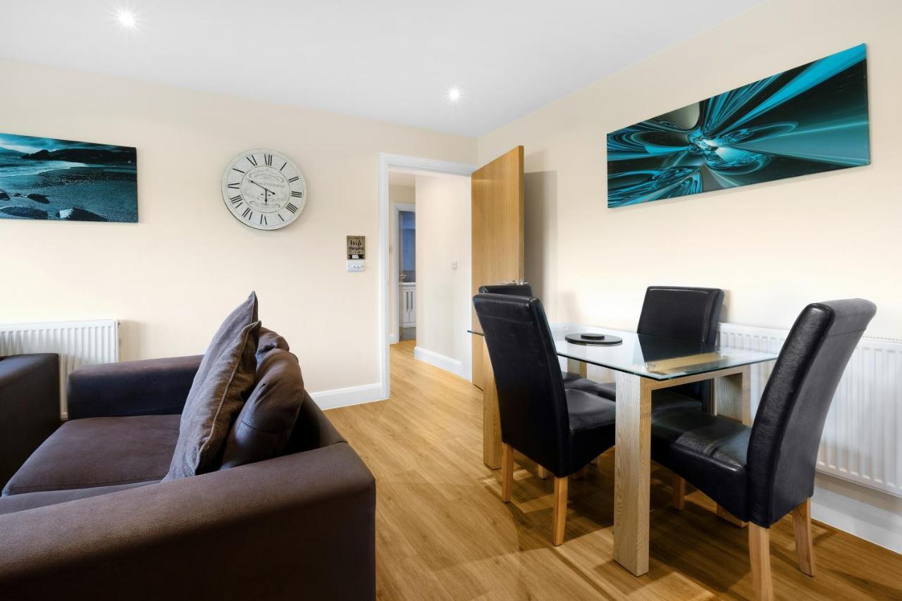 London Heathrow Living Serviced Apartments By Ferndale Stanwell Kültér fotó