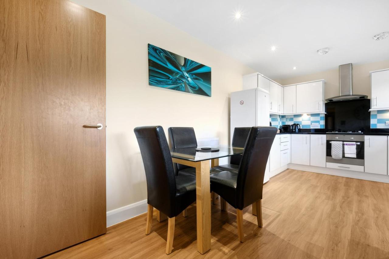 London Heathrow Living Serviced Apartments By Ferndale Stanwell Kültér fotó