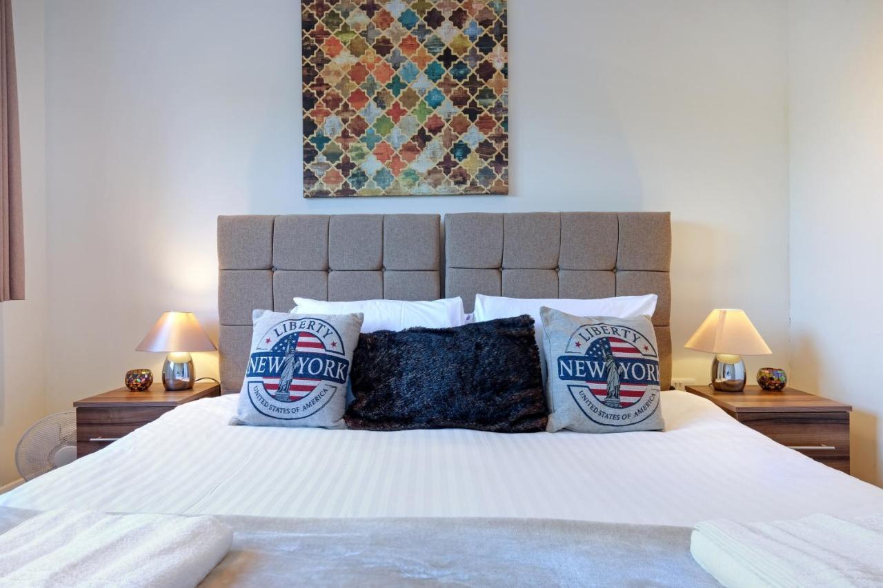 London Heathrow Living Serviced Apartments By Ferndale Stanwell Kültér fotó