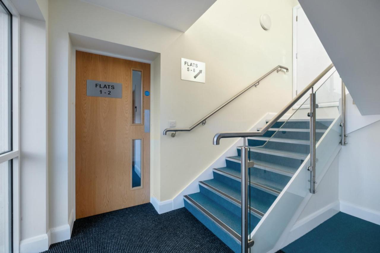 London Heathrow Living Serviced Apartments By Ferndale Stanwell Kültér fotó