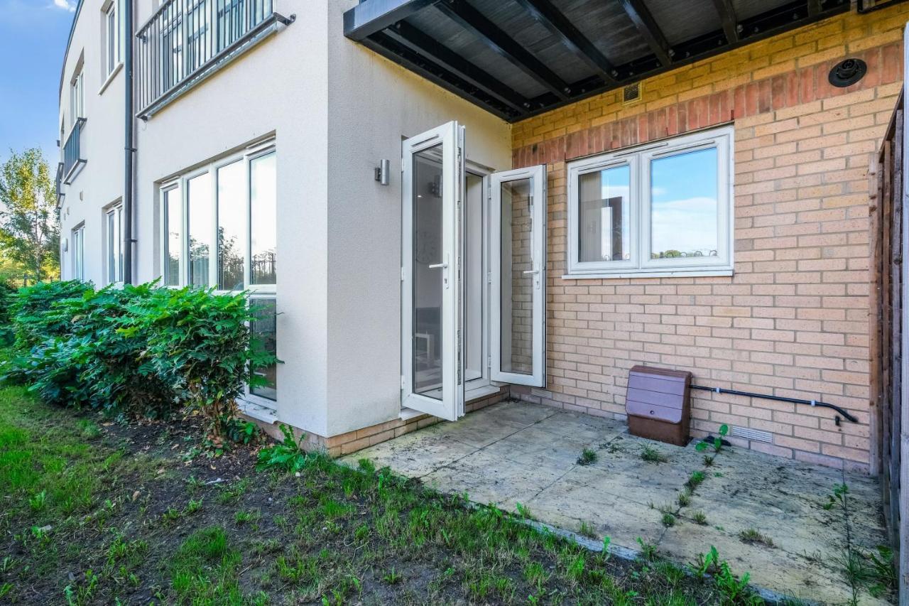 London Heathrow Living Serviced Apartments By Ferndale Stanwell Kültér fotó
