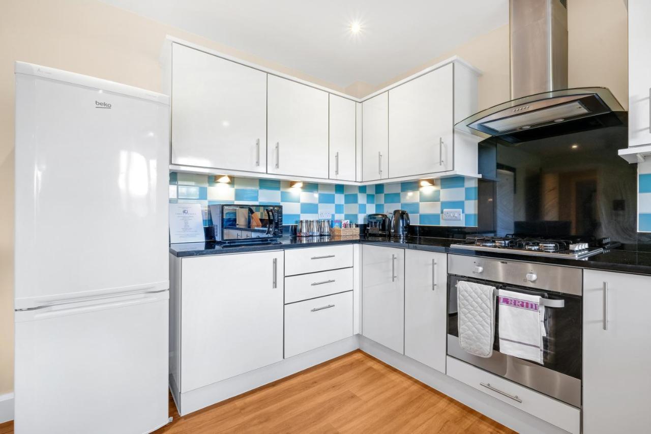 London Heathrow Living Serviced Apartments By Ferndale Stanwell Kültér fotó