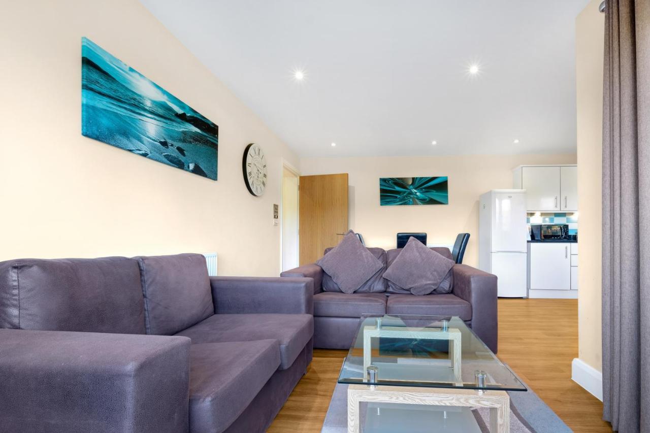 London Heathrow Living Serviced Apartments By Ferndale Stanwell Kültér fotó