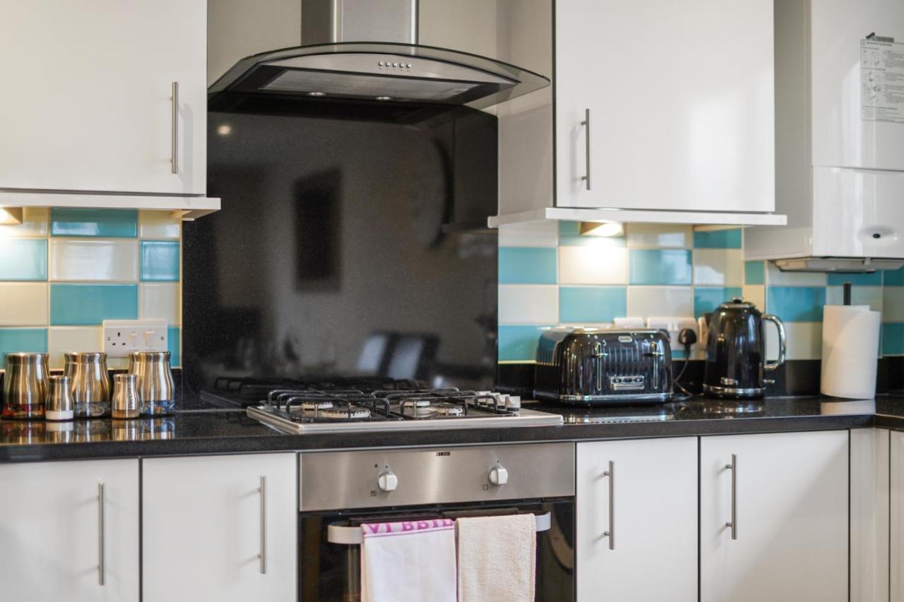 London Heathrow Living Serviced Apartments By Ferndale Stanwell Kültér fotó