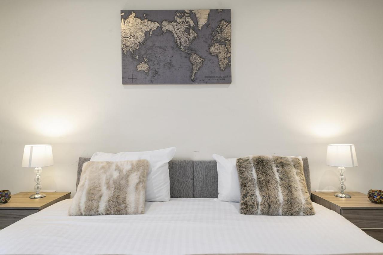 London Heathrow Living Serviced Apartments By Ferndale Stanwell Kültér fotó