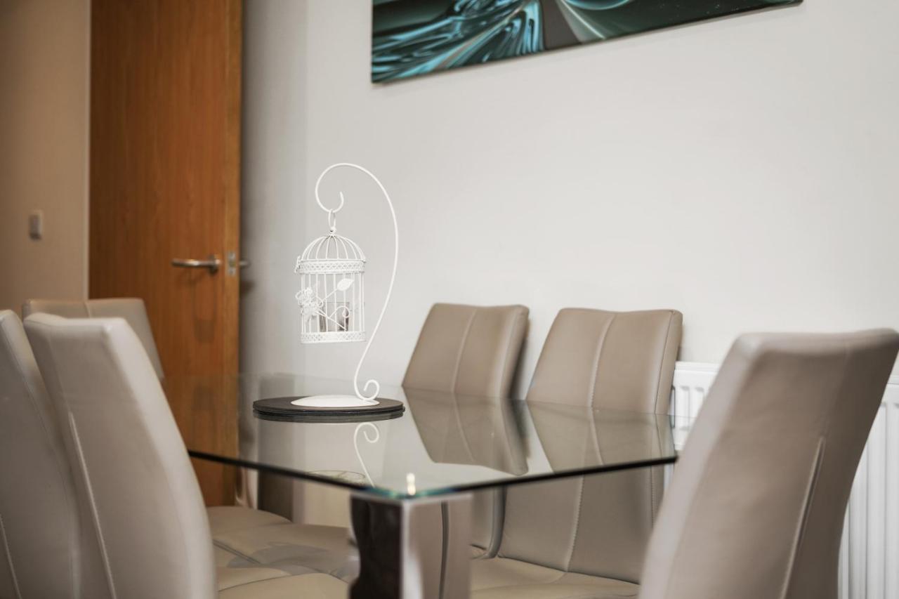 London Heathrow Living Serviced Apartments By Ferndale Stanwell Kültér fotó