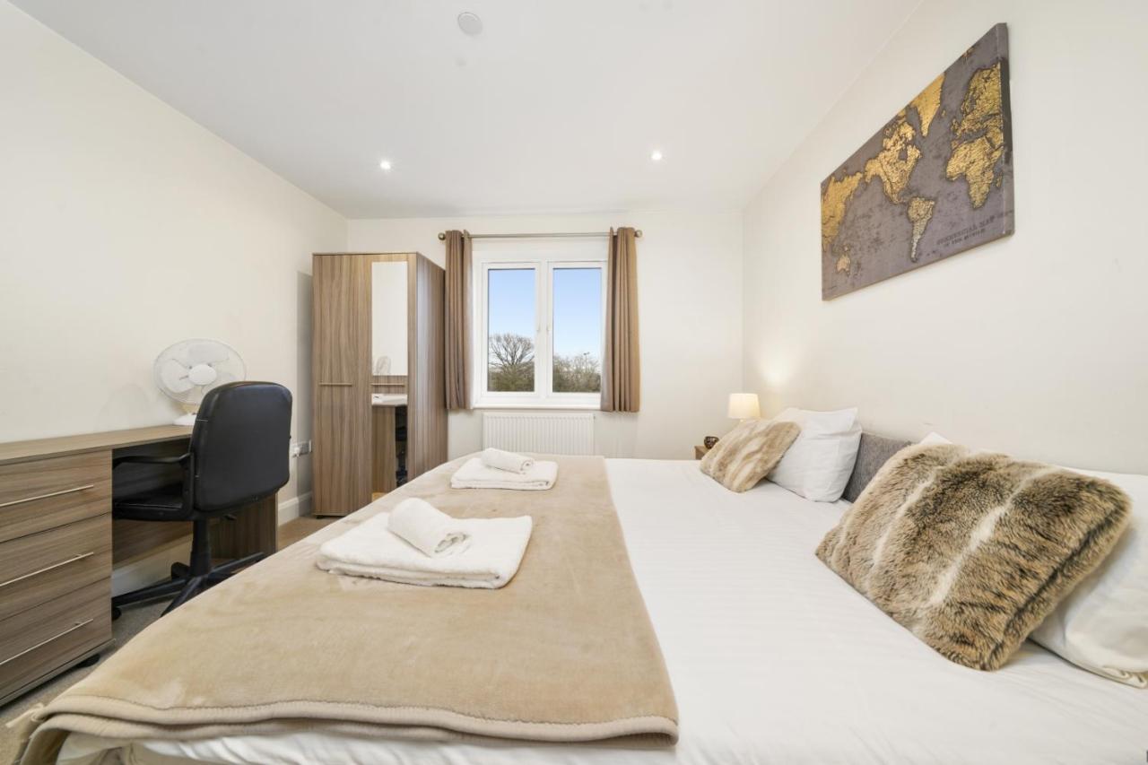 London Heathrow Living Serviced Apartments By Ferndale Stanwell Kültér fotó