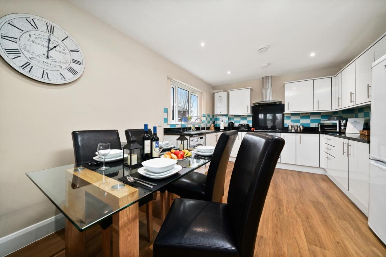 London Heathrow Living Serviced Apartments By Ferndale Stanwell Kültér fotó