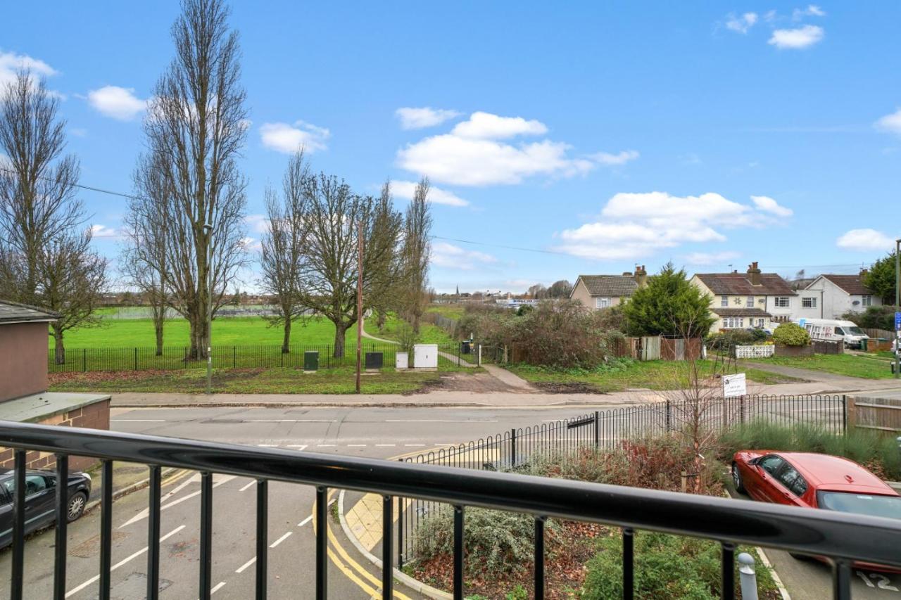 London Heathrow Living Serviced Apartments By Ferndale Stanwell Kültér fotó