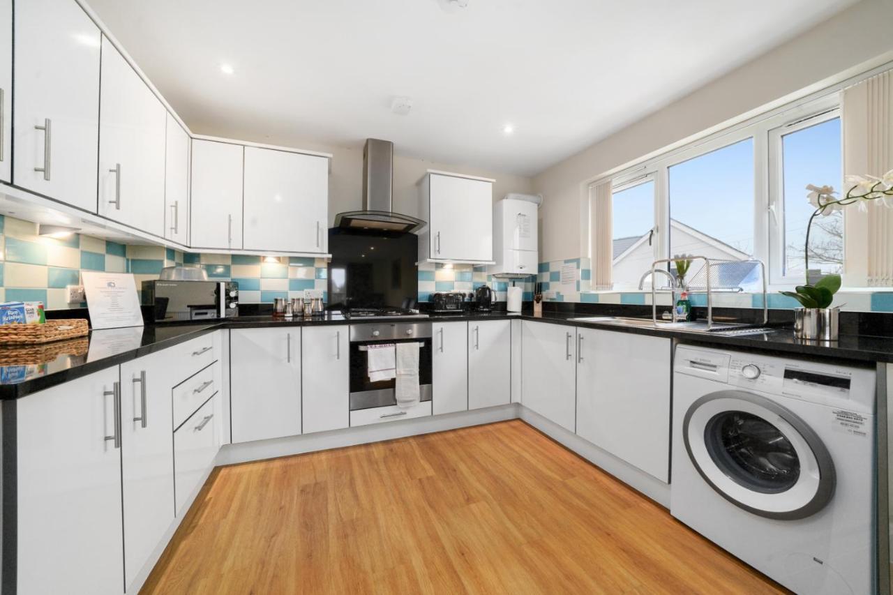 London Heathrow Living Serviced Apartments By Ferndale Stanwell Kültér fotó