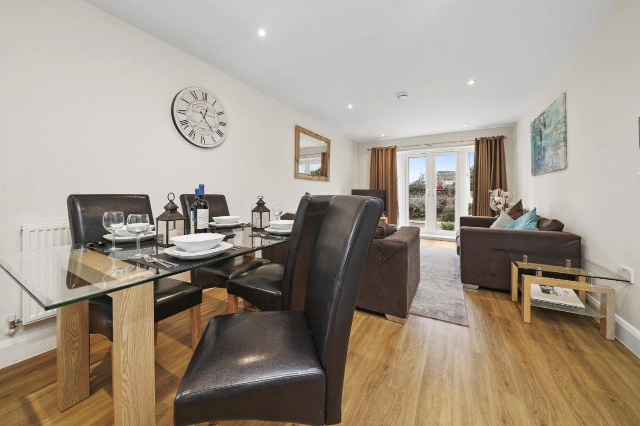 London Heathrow Living Serviced Apartments By Ferndale Stanwell Kültér fotó